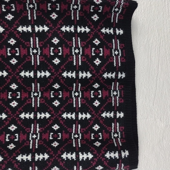 Maurices Black Burgundy Geometric Acrylic Slip On Mini Pencil Sweater Skirt NWT - Picture 3 of 11